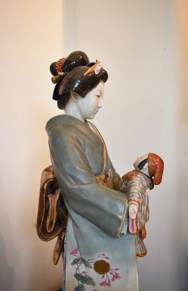 Large Kutani Figure of a Standing Bijin, c.1900